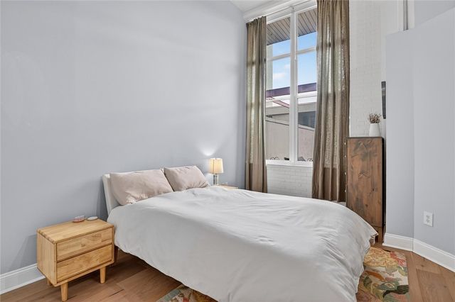 5850 Centre Ave 202, Shadyside, PA 15206