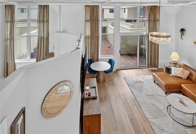 5850 Centre Ave 202, Shadyside, PA 15206