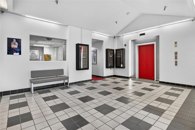 5850 Centre Ave 202, Shadyside, PA 15206