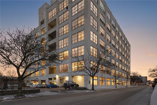 5850 Centre Ave 202, Shadyside, PA 15206