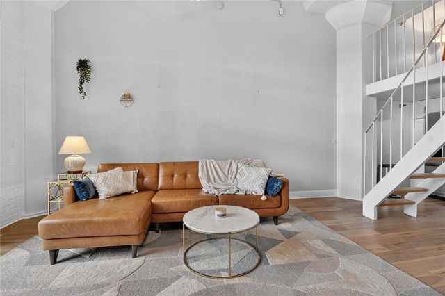 5850 Centre Ave 202, Shadyside, PA 15206