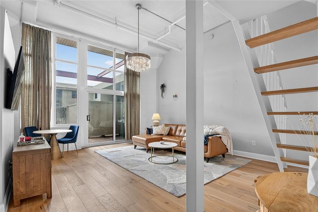 5850 Centre Ave 202, Shadyside, PA 15206