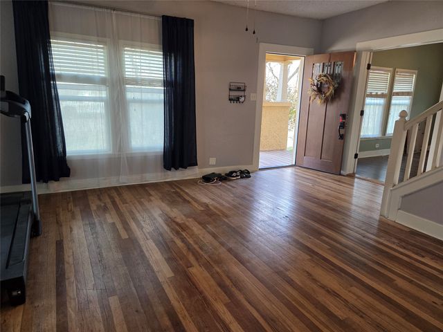 503 W 3rd Street, Cleburne, TX 76033