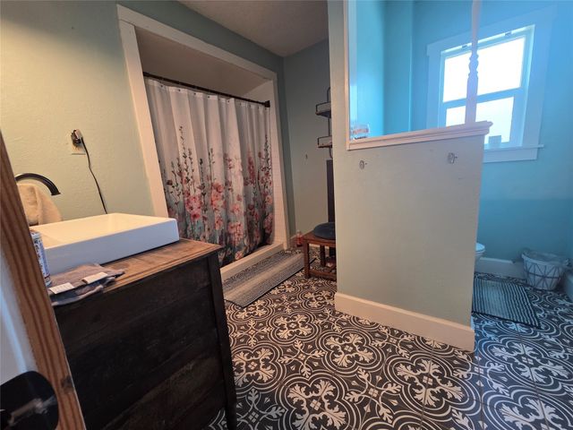 503 W 3rd Street, Cleburne, TX 76033