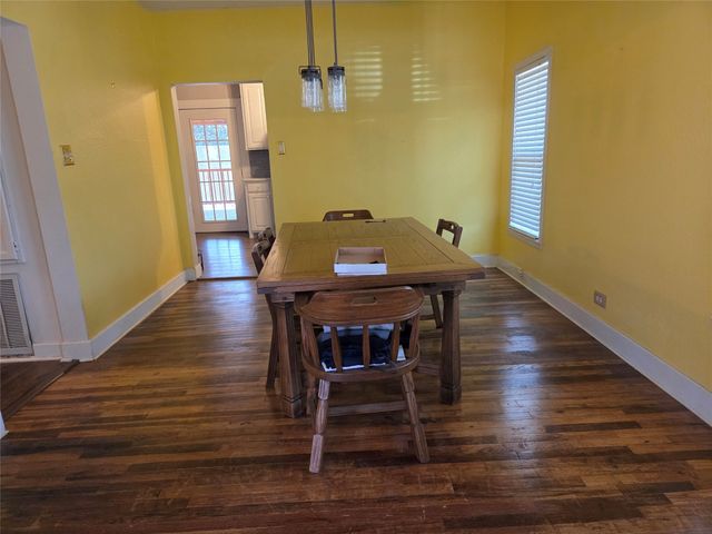 503 W 3rd Street, Cleburne, TX 76033