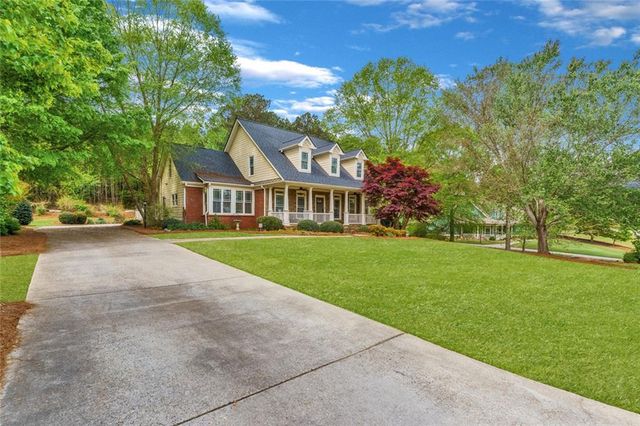 214 Chandler Walk, Loganville, GA 30052