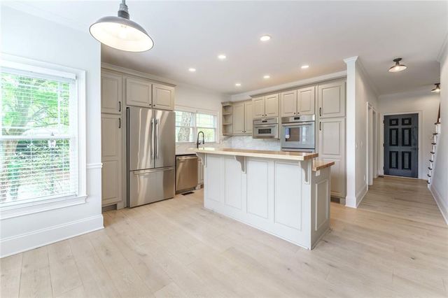 214 Chandler Walk, Loganville, GA 30052