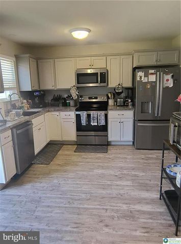 708 BACH CT, Bethlehem, PA 18017