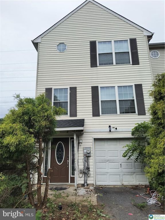 708 BACH CT, Bethlehem, PA 18017