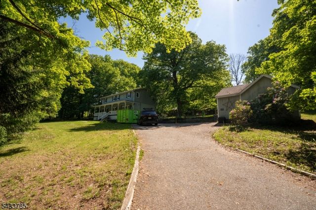 30 Mountainview Ave, Mount Arlington Boro, NJ 07856