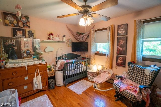 30 Mountainview Ave, Mount Arlington Boro, NJ 07856