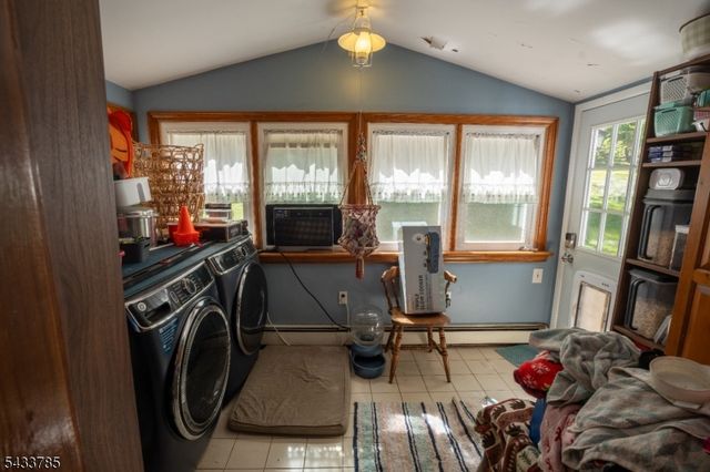 30 Mountainview Ave, Mount Arlington Boro, NJ 07856