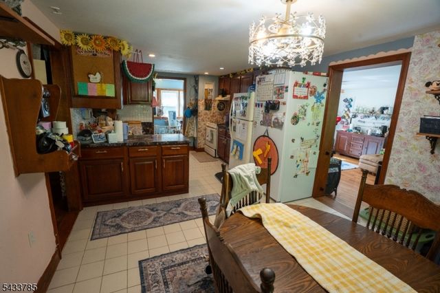 30 Mountainview Ave, Mount Arlington Boro, NJ 07856