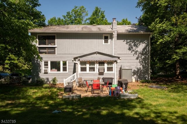 30 Mountainview Ave, Mount Arlington Boro, NJ 07856