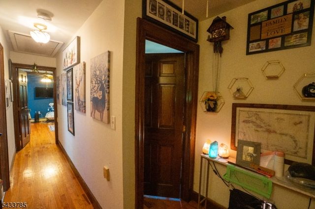 30 Mountainview Ave, Mount Arlington Boro, NJ 07856
