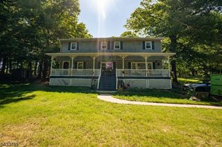 30 Mountainview Ave, Mount Arlington Boro, NJ 07856