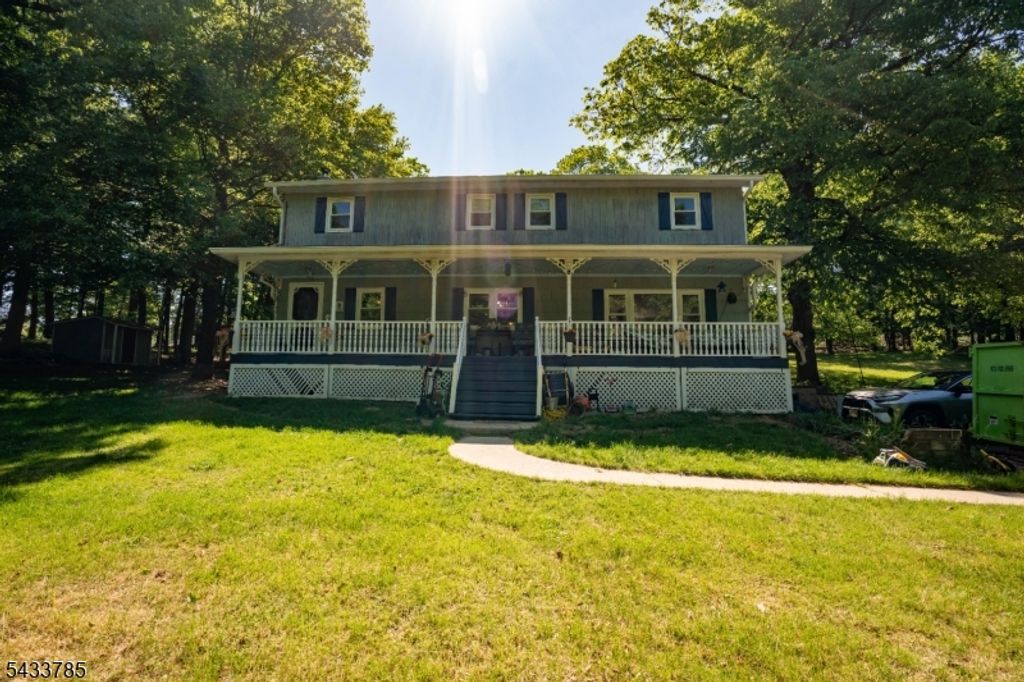 30 Mountainview Ave, Mount Arlington Boro, NJ 07856