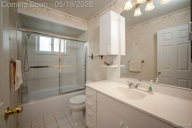27188 Weddel Avenue, Brownstown, MI 48183