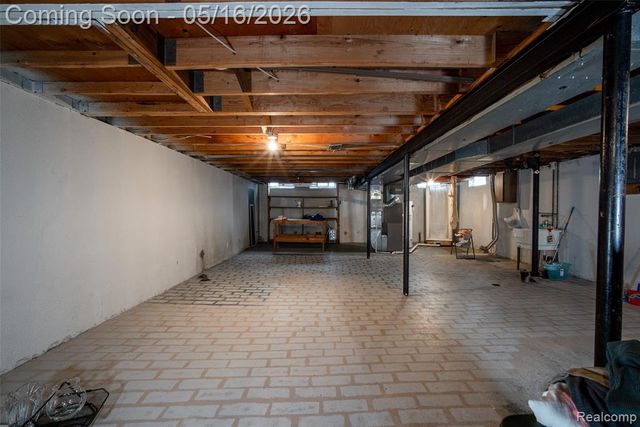 27188 Weddel Avenue, Brownstown, MI 48183