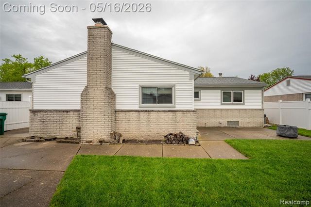 27188 Weddel Avenue, Brownstown, MI 48183