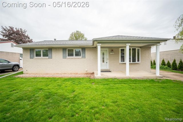 27188 Weddel Avenue, Brownstown, MI 48183