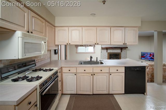 27188 Weddel Avenue, Brownstown, MI 48183