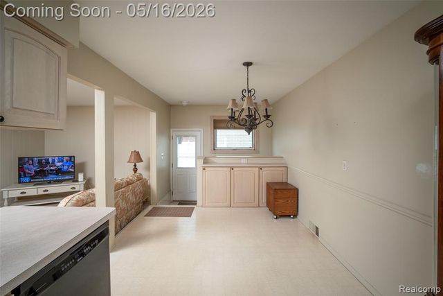 27188 Weddel Avenue, Brownstown, MI 48183