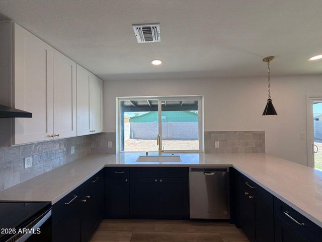 7731 W MULBERRY Drive, Phoenix, AZ 85033