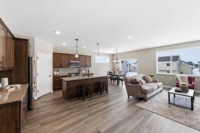 1037 E Meadowsweet Drive, River Falls, WI 54022