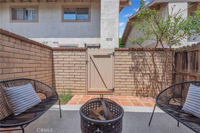 121 Doverfield Drive 61, Placentia, CA 92870