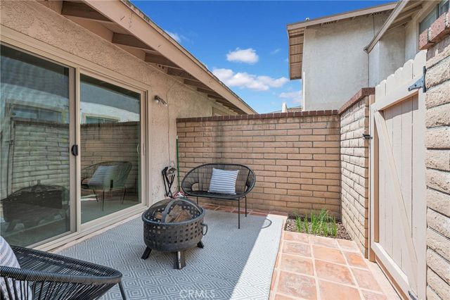 121 Doverfield Drive 61, Placentia, CA 92870