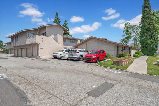 121 Doverfield Drive 61, Placentia, CA 92870