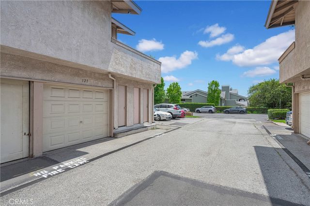 121 Doverfield Drive 61, Placentia, CA 92870