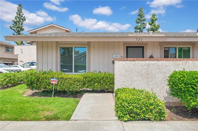 121 Doverfield Drive 61, Placentia, CA 92870