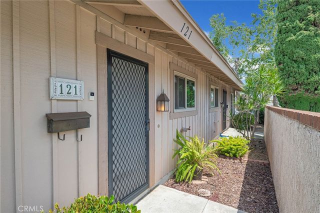 121 Doverfield Drive 61, Placentia, CA 92870