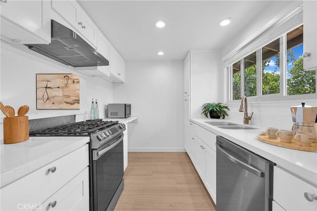 121 Doverfield Drive 61, Placentia, CA 92870