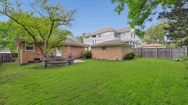 893 S Poplar Avenue, Elmhurst, IL 60126