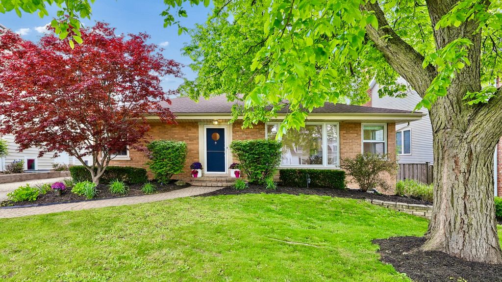 893 S Poplar Avenue, Elmhurst, IL 60126