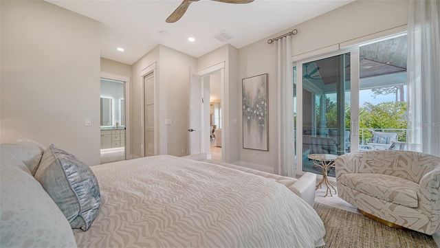 5930 BRIARWOOD AVENUE, Sarasota, FL 34231