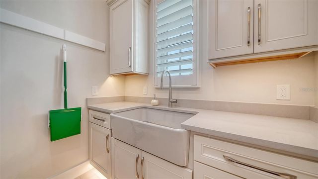 5930 BRIARWOOD AVENUE, Sarasota, FL 34231