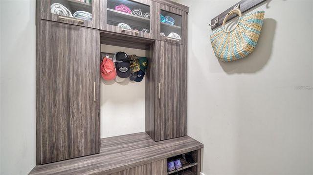 5930 BRIARWOOD AVENUE, Sarasota, FL 34231