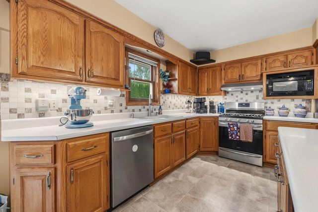 5845 N 119th STREET, Milwaukee, WI 53225