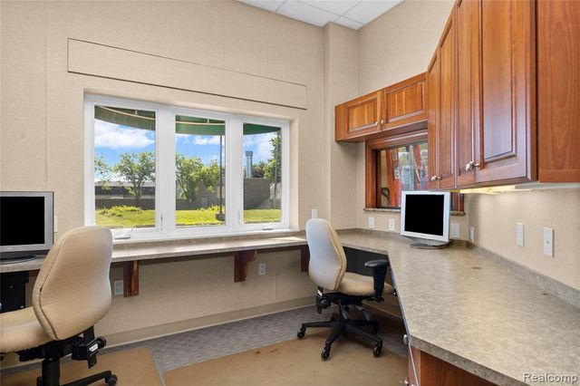 14211 W 11 Mile Road, Oak Park, MI 48237