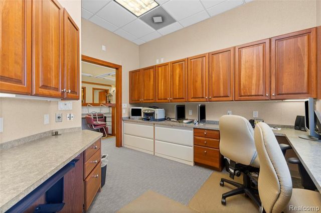 14211 W 11 Mile Road, Oak Park, MI 48237