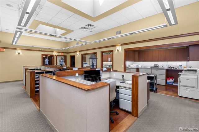 14211 W 11 Mile Road, Oak Park, MI 48237