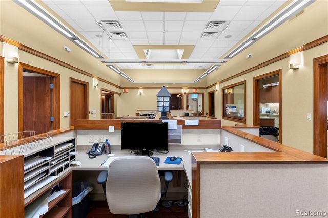 14211 W 11 Mile Road, Oak Park, MI 48237