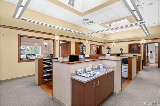 14211 W 11 Mile Road, Oak Park, MI 48237