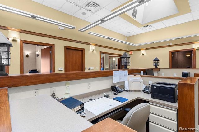 14211 W 11 Mile Road, Oak Park, MI 48237
