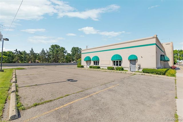 14211 W 11 Mile Road, Oak Park, MI 48237