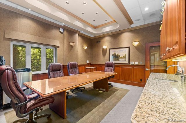 14211 W 11 Mile Road, Oak Park, MI 48237